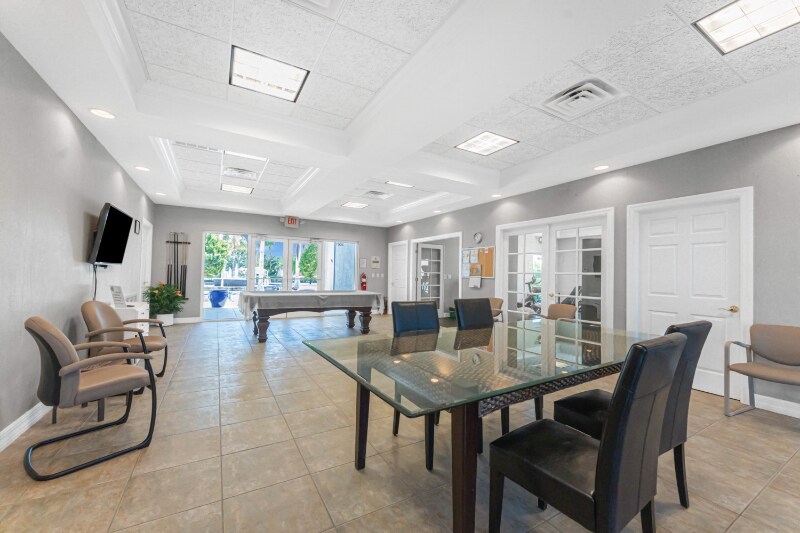 Building Photo - 2001 Bal Harbor Blvd