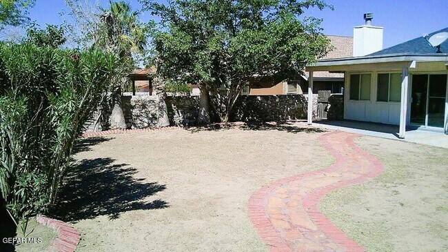 Building Photo - 1450 Plaza Roja Ct