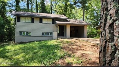 Building Photo - 835 Green Oak Terrace