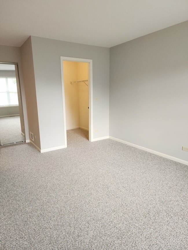 Building Photo - 252 Kensington Ct