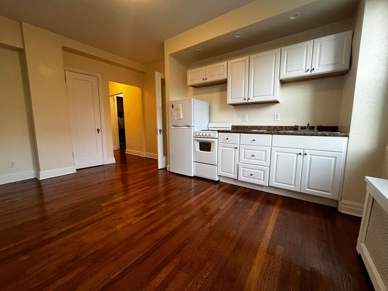 Interior Photo - New King Edward Apartments