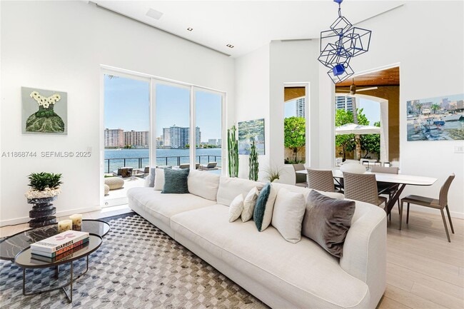 Building Photo - 3916 Island Estates Dr