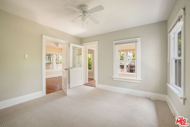 Building Photo - 532 Altair Pl