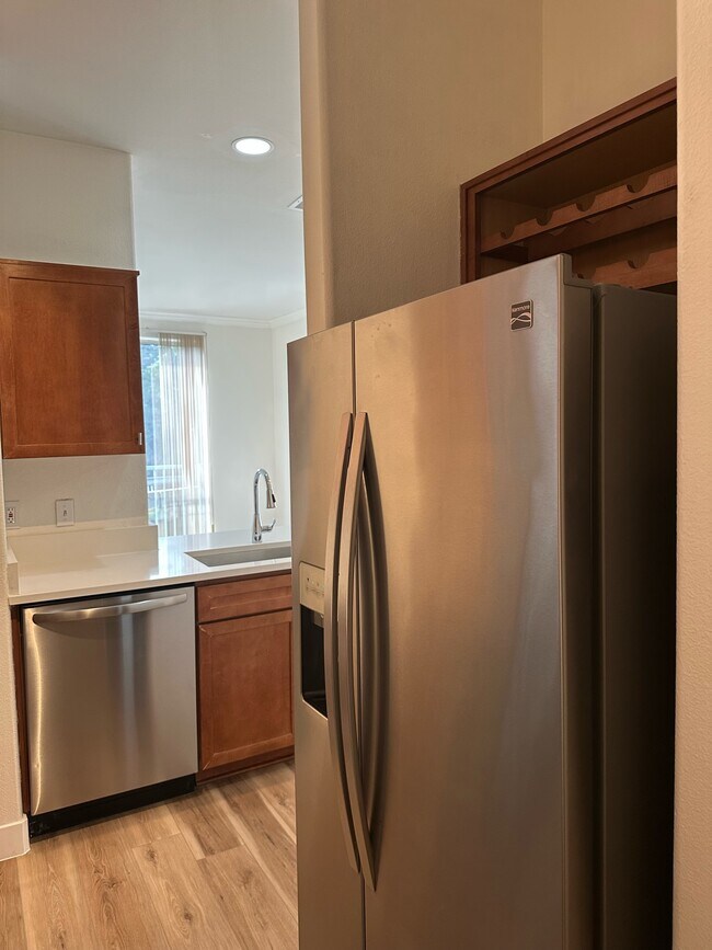 Building Photo - 330 Las Colinas Blvd E