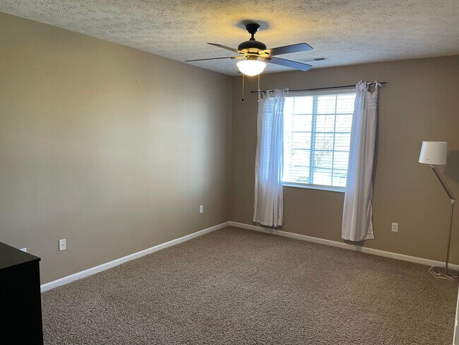 Building Photo - 1153 Fairman Way