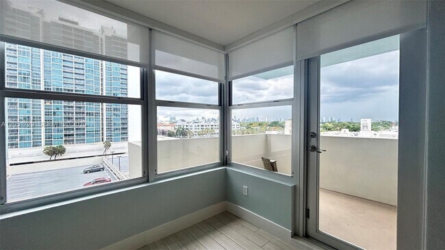 Building Photo - 2899 Collins Ave