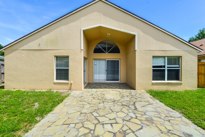 Building Photo - 578 Lancer Oak Dr