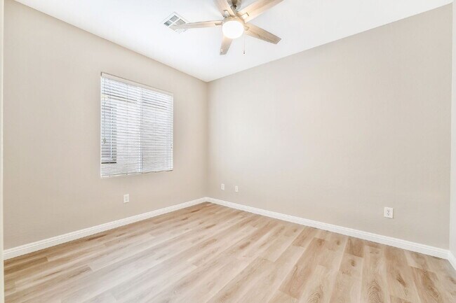 Building Photo - 55 and older Neighborhood in SOLERA DEL WEBB.  2 Bedroom, 2 bathroom