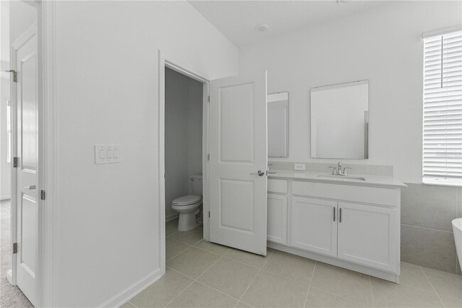 Building Photo - 2035 Rider Rain Ln