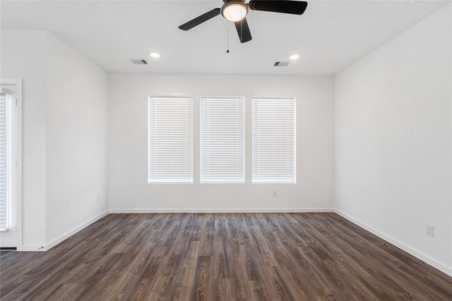 Building Photo - 5307 Sleepy Fox Ln