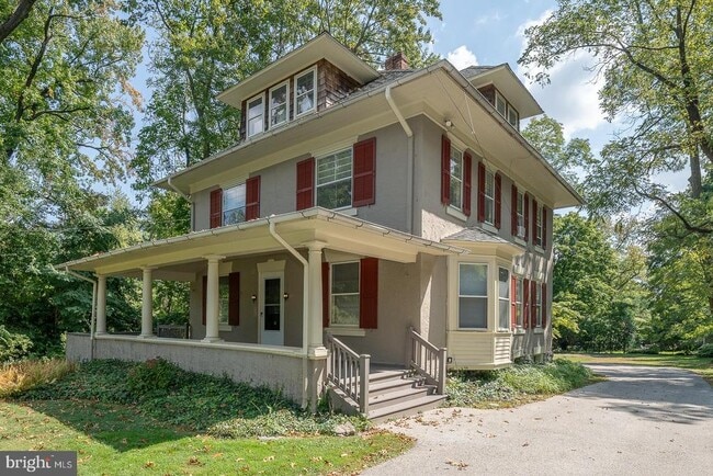 Building Photo - 211 Pennswood Rd