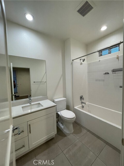 Building Photo - 590 Boulder Cir