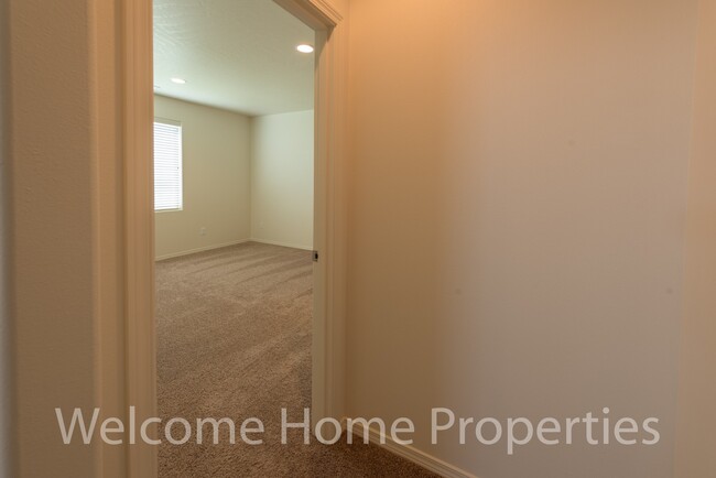 Building Photo - Beautiful Home in a Secluded Neighborhood