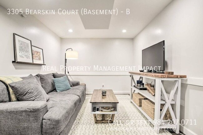 Building Photo - 3305 Bearskin Ct
