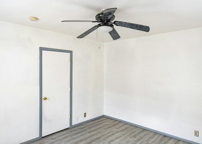 Building Photo - 3023 Parkside Ave