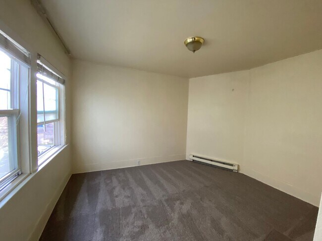 Building Photo - 4546 19th Ave NE