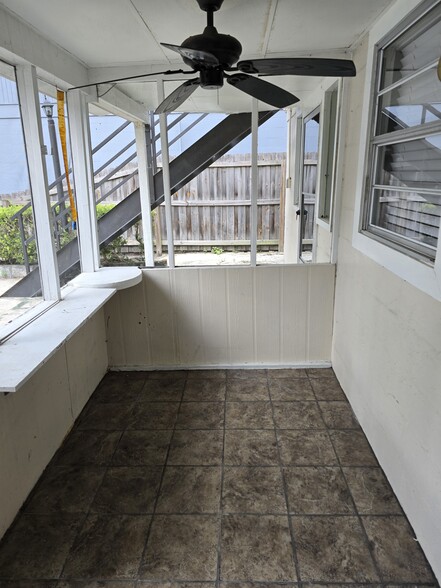 Building Photo - 7107 Arlet Dr