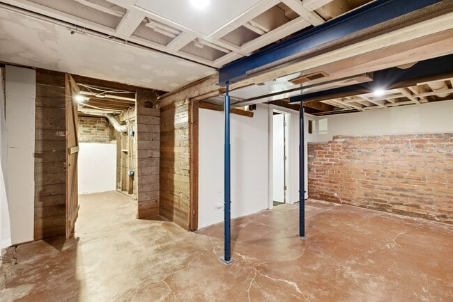 Building Photo - Charming Historic Home in Mayfair Neighborhood