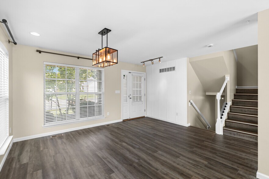 Building Photo - 1304 Mason Grove Dr
