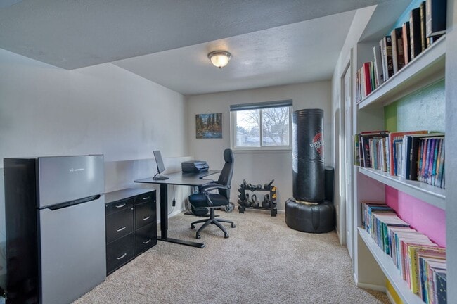 Building Photo - Charming 4 Bed 2 Bath Home in 80917!!!