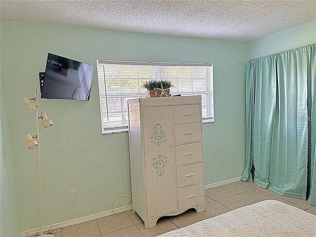 Building Photo - 4500 E Bay Dr