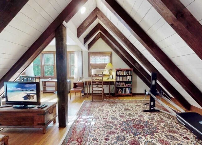 Building Photo - 74 Hilltop Rd