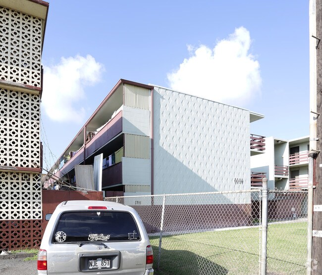 Building Photo - Kalihi Garden