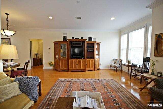 Building Photo - 5 Tenakill Park E