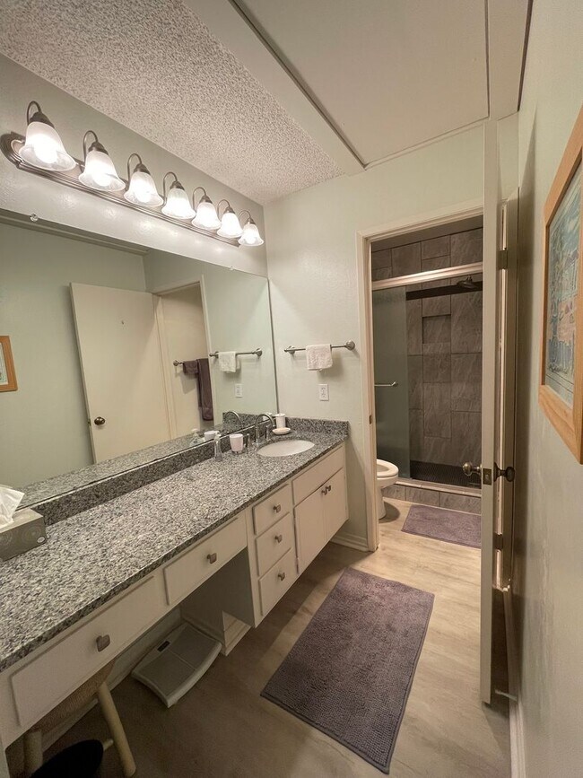 Building Photo - Charming 3Br/2Ba Updated Fully Furnished Vacation Rental W/ Golf Course View