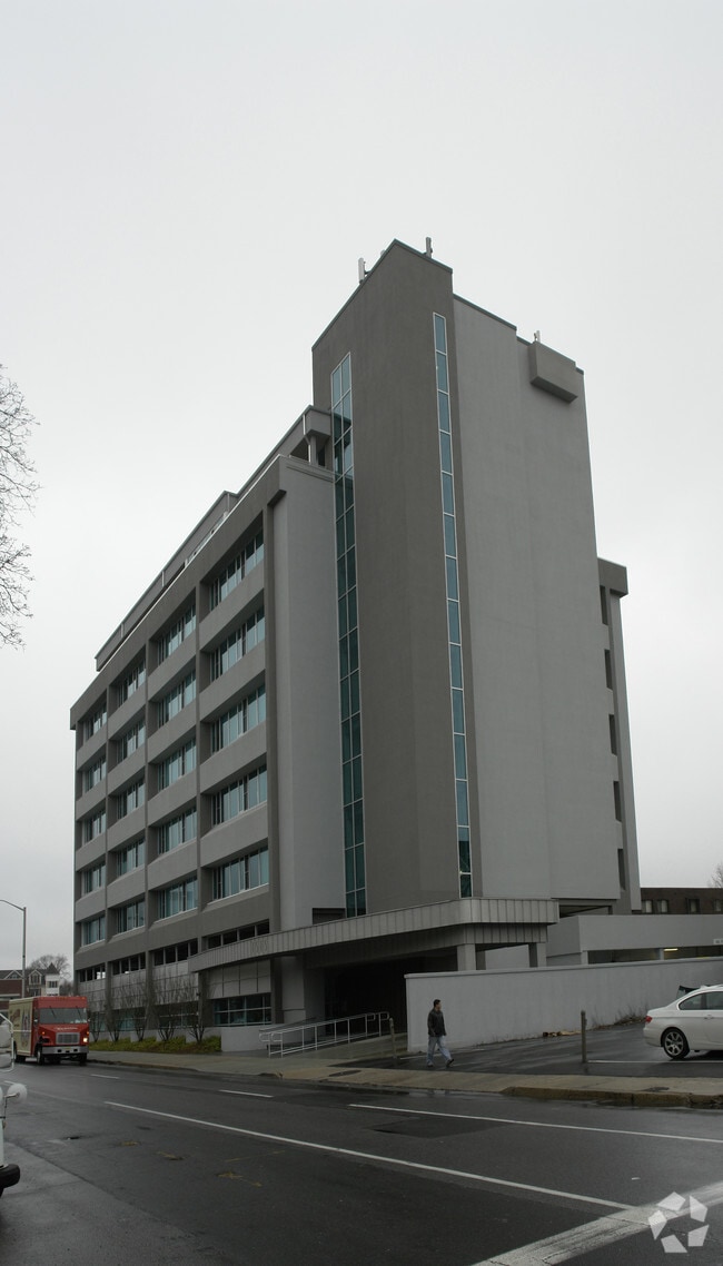 Building Photo - The Metropolitan