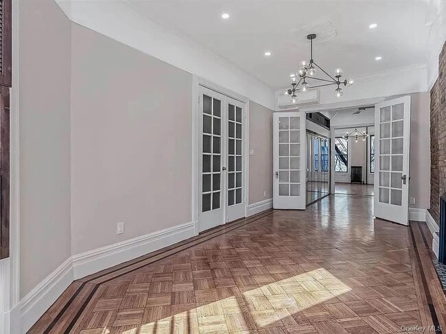 Building Photo - 643 Decatur St