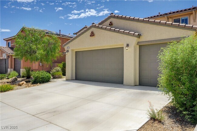 Building Photo - 2977 Queen Lake Ct