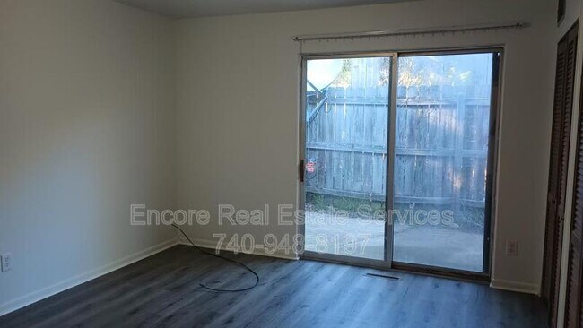 Building Photo - 865 Beech Ct