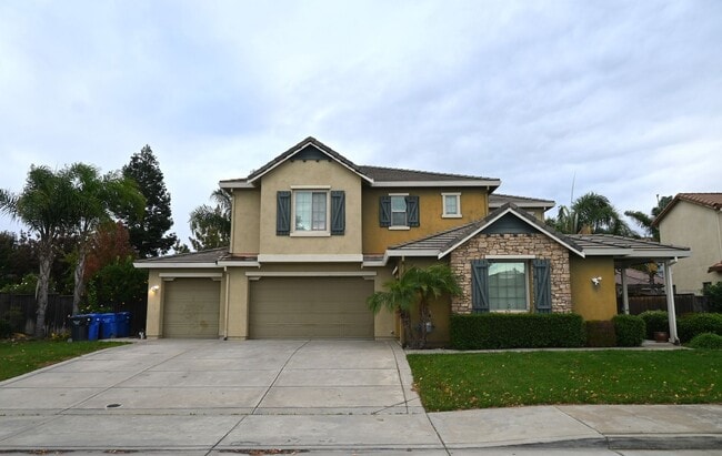 Primary Photo - Resident Benefit Package Property