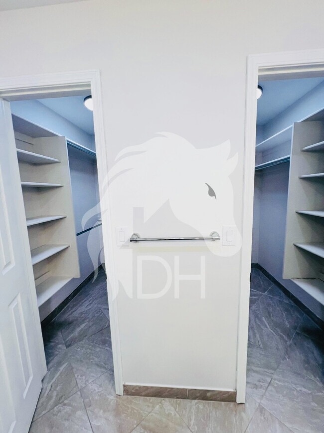 Building Photo - 414 Deer Run