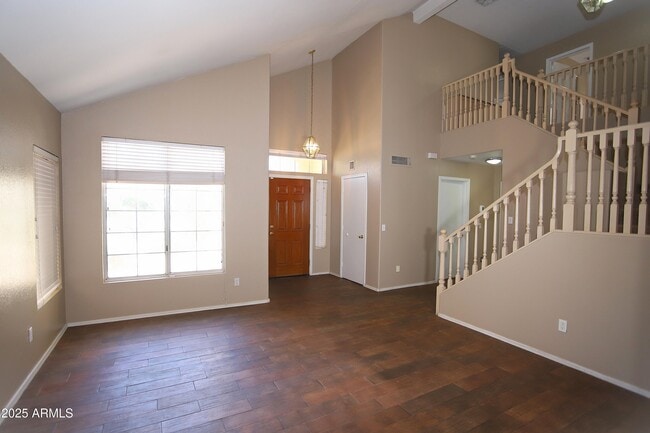 Building Photo - 842 N Naples Dr