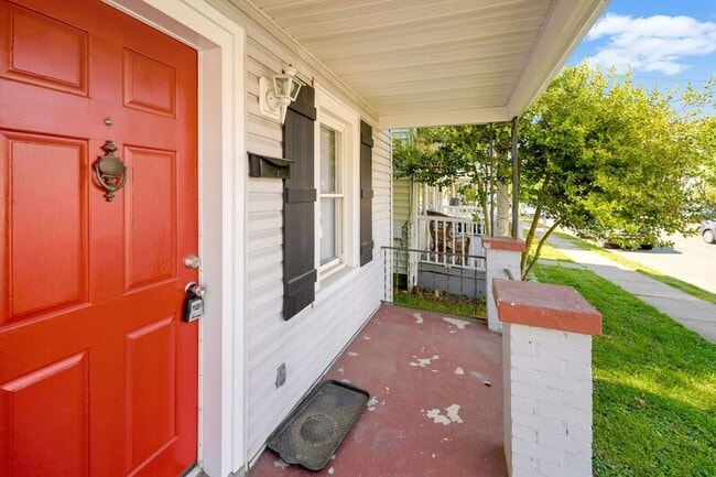 Building Photo - 610 Shepherd St