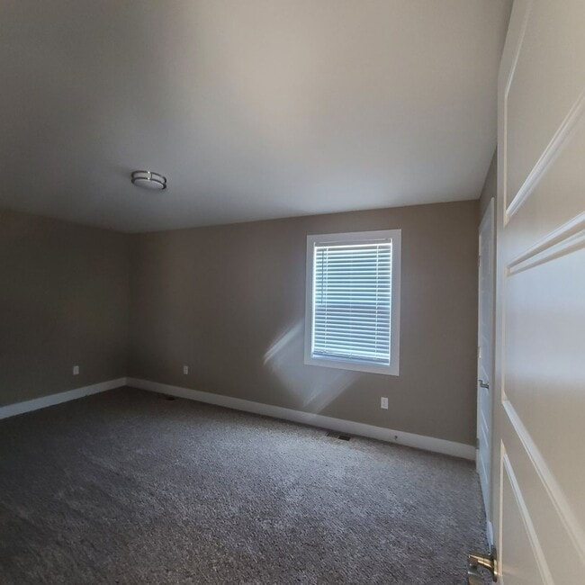 Building Photo - Stonehaven Subdivision - 3BR, 3BA SFH
