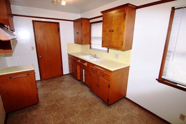 Building Photo - 3602 Weston Pl
