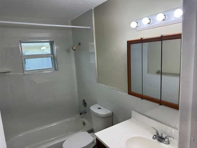 Building Photo - 4063 SW 51st St