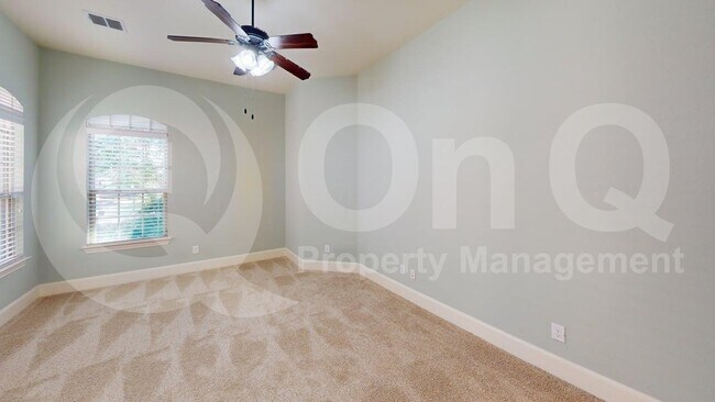 Building Photo - 846 Veneto Dr