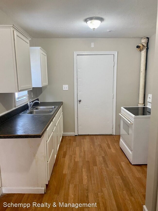 Building Photo - 3 br, 2.5 bath House - 835 Denmark St