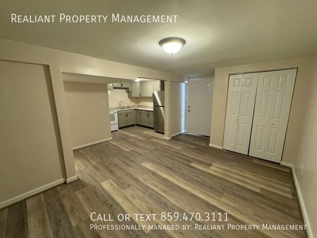 Building Photo - 209 Lakeshore Dr