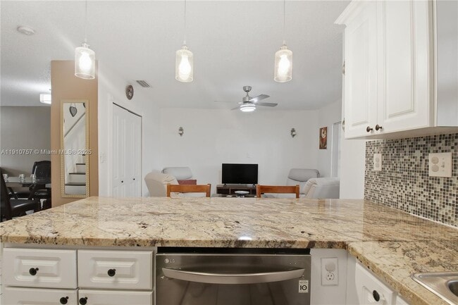 Building Photo - 7141 SW 158th Ct