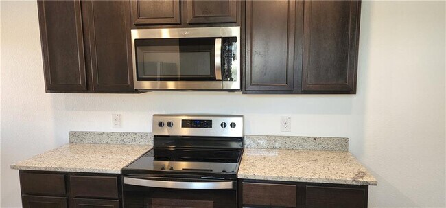 Building Photo - 18312 Speculator Ln