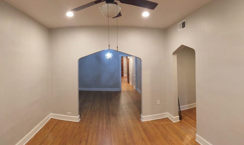 lots of light - 3018 S Union Ave