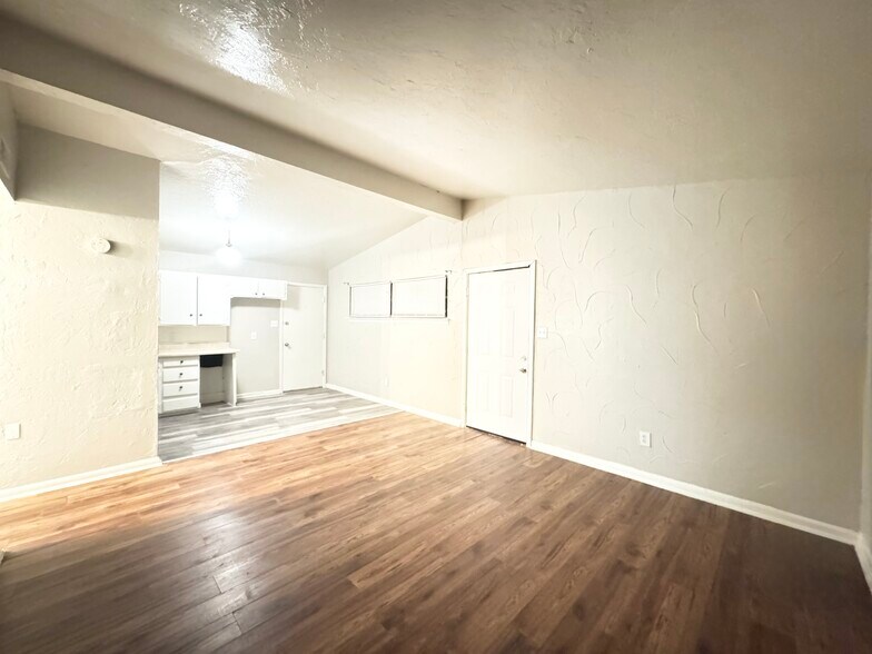 Building Photo - 616 NW 92nd St