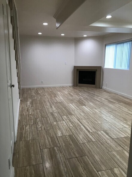 Primary Photo - 13012 Riverside Dr