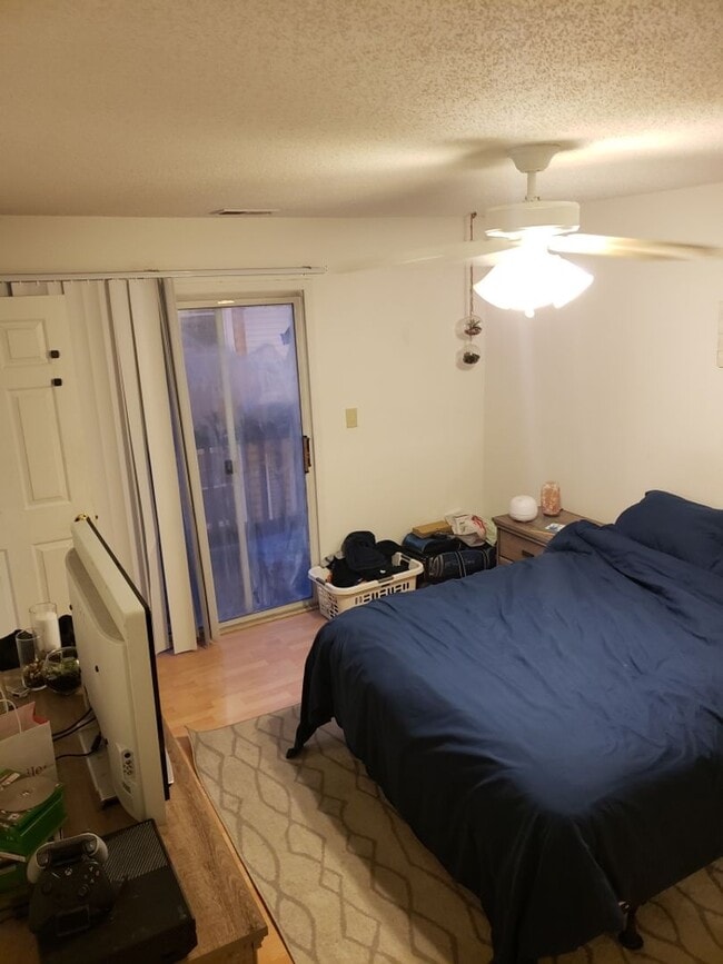 Building Photo - Style, Space & Location Vibes—Your Next Ch...