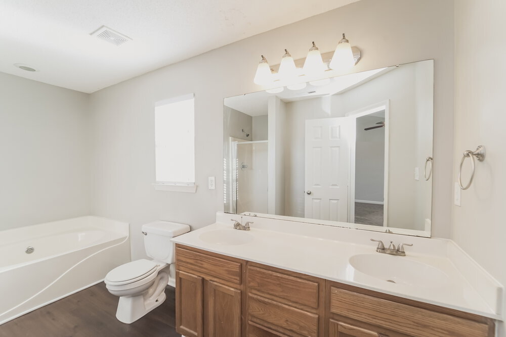 Building Photo - 2700 Hampton View Ct